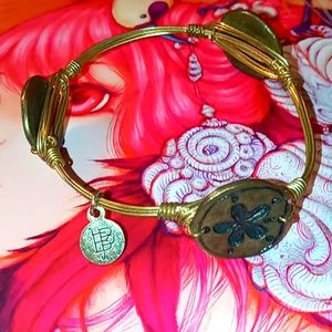 bourbon&bowtie sand dollar bangle